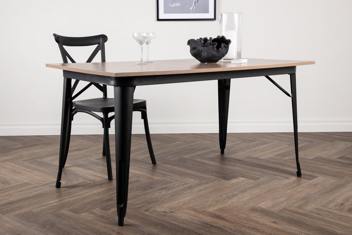 Esstisch Elani -  vereint klassisches Design mit moderner Leichtigkeit