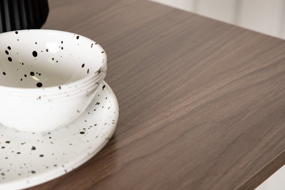 Jedálenský stôl Keona - v kompaktnej forme a štýlovom vzhľade