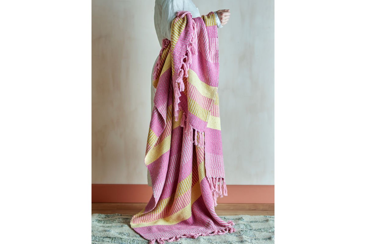 Prehoz na posteľ Elani – pruhovaný vzor v ružovej a žltej