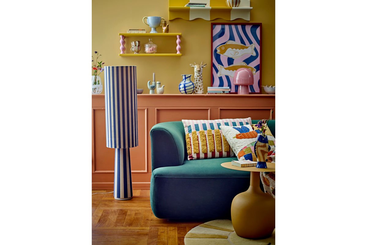 Kinderregal Lyon – Gelbes Wandregal mit rosa Beinen