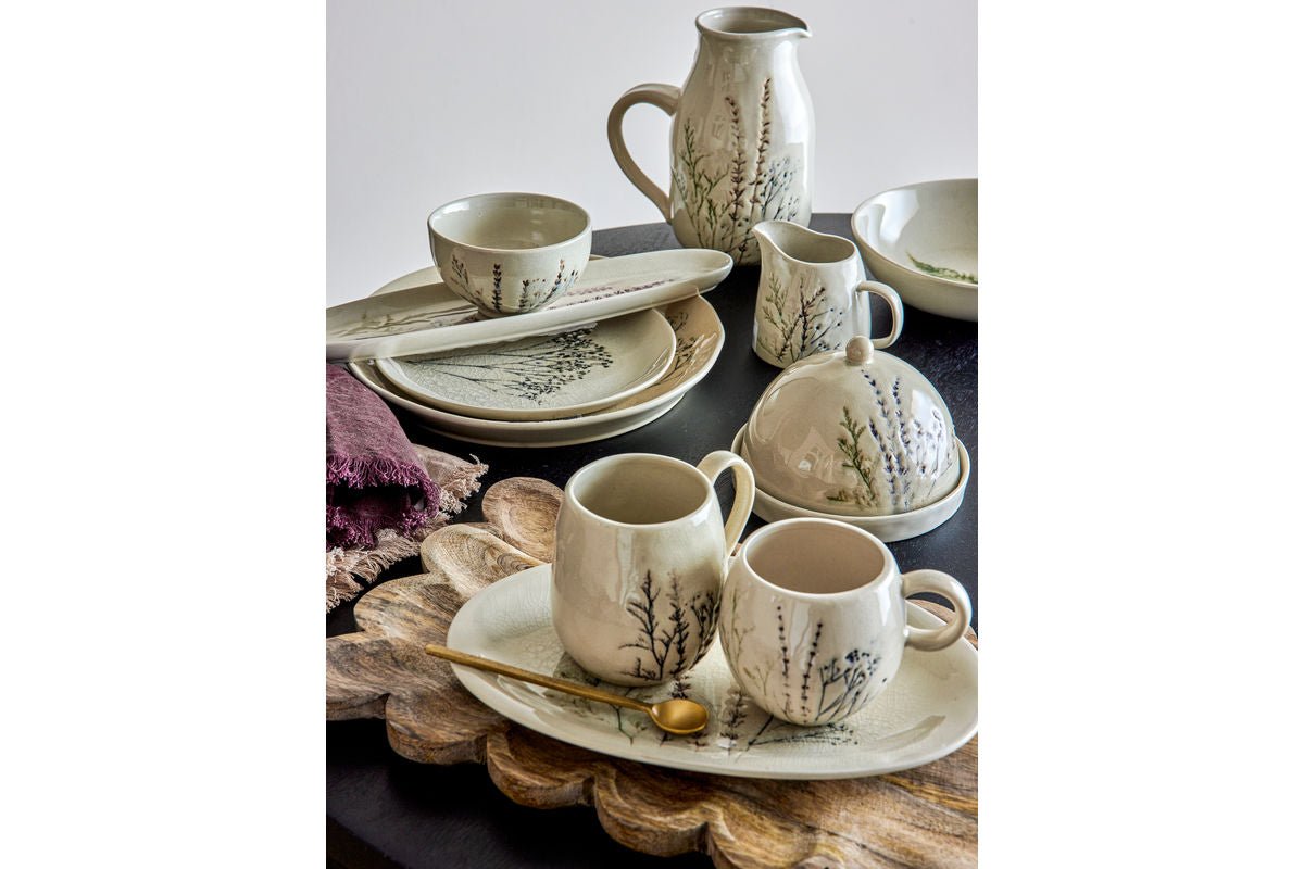 Servírovací tanier Avelis - vyrobený z kameniny - kvetinový motív