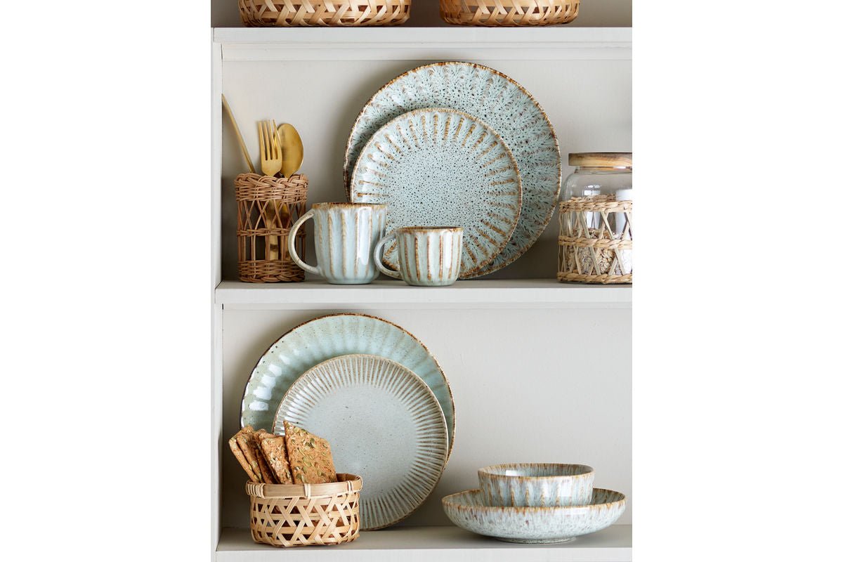 Tanier Salia – vyrobený z kameniny