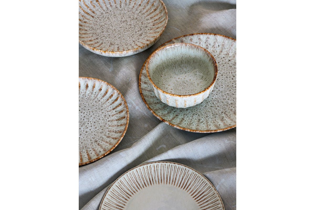 Teller Carméa – aus Steingut gefertigt