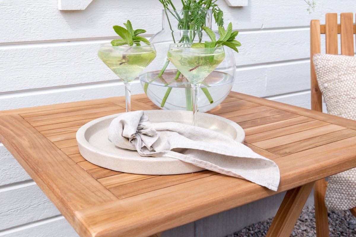 Záhradný stôl Siana - štvorcový jedálenský stôl z teakového dreva