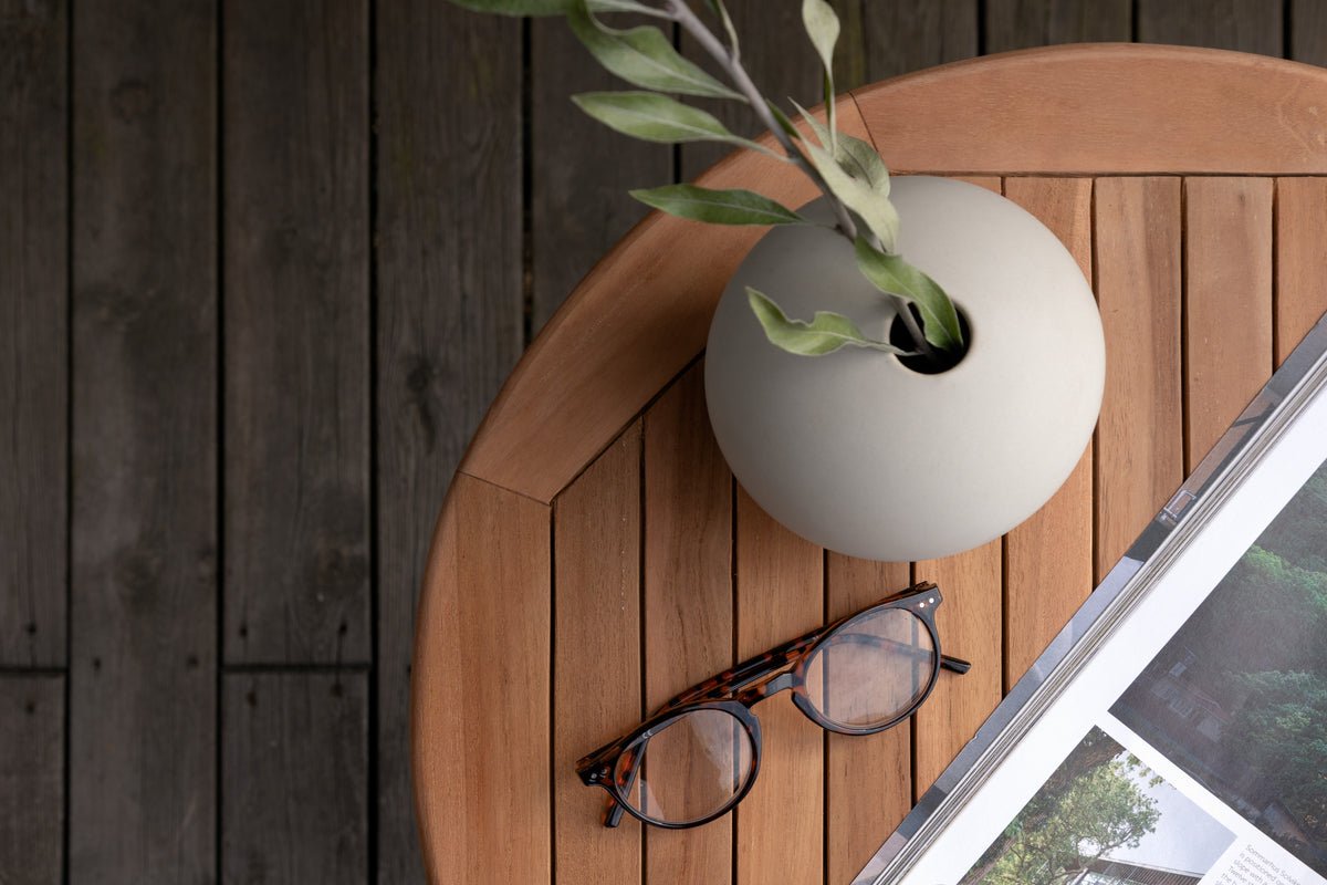 Konferenčný stolík Hans - Ø50 s teakovým drevom v prírodnom vzhľade