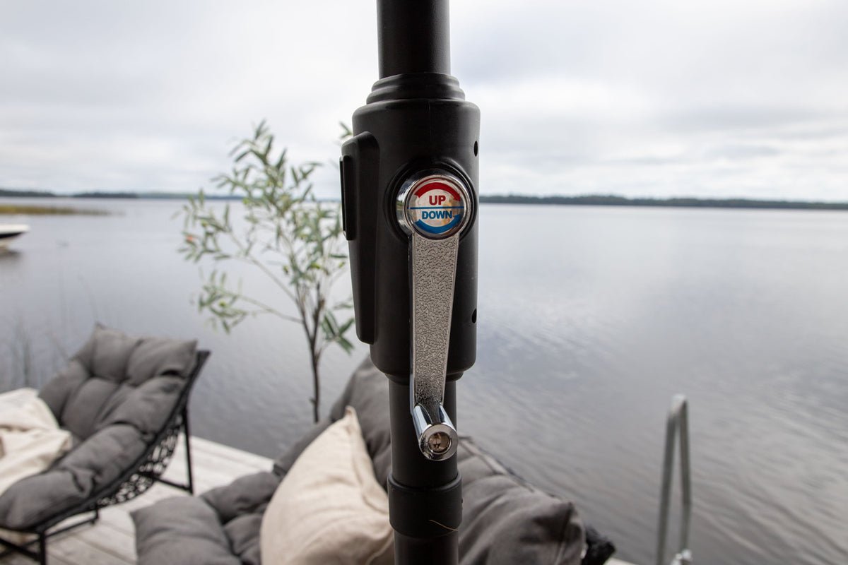 Slnečník Lightning – Ø270 cm v ponuke v Czarny alebo Sivá