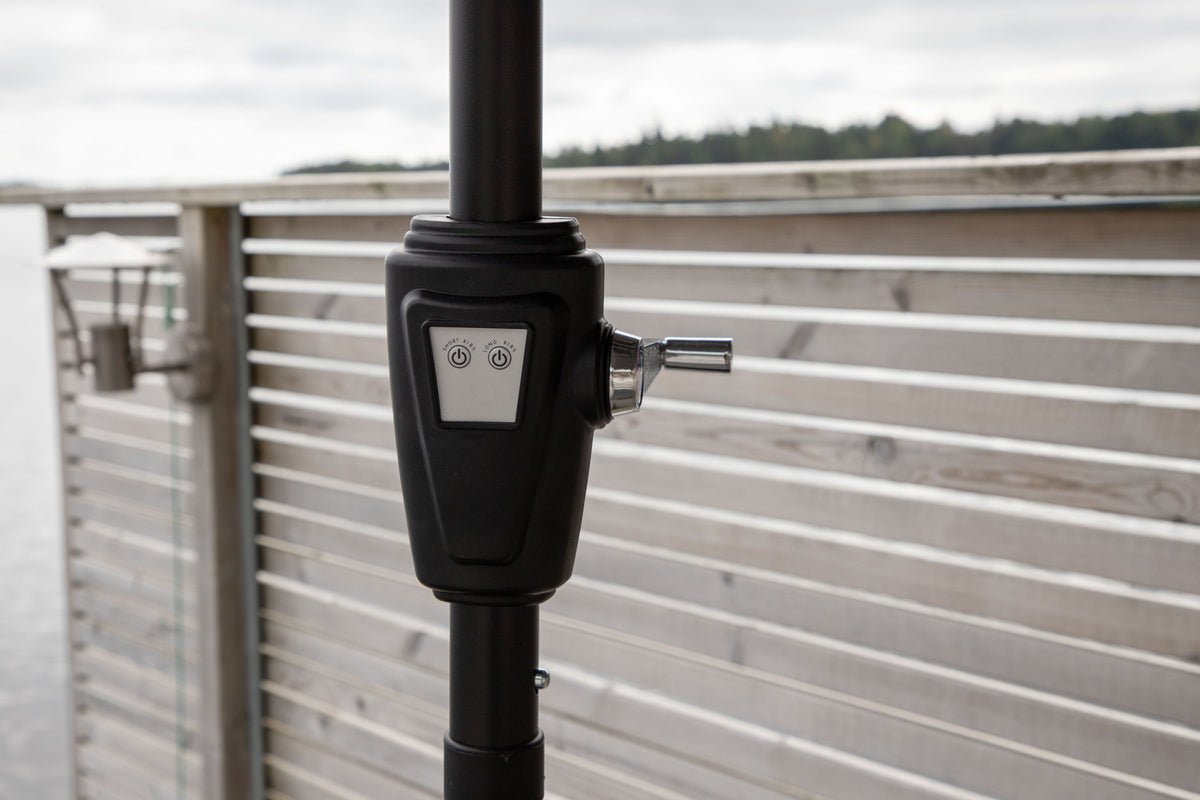 Slnečník Lightning – Ø270 cm v ponuke v Czarny alebo Sivá