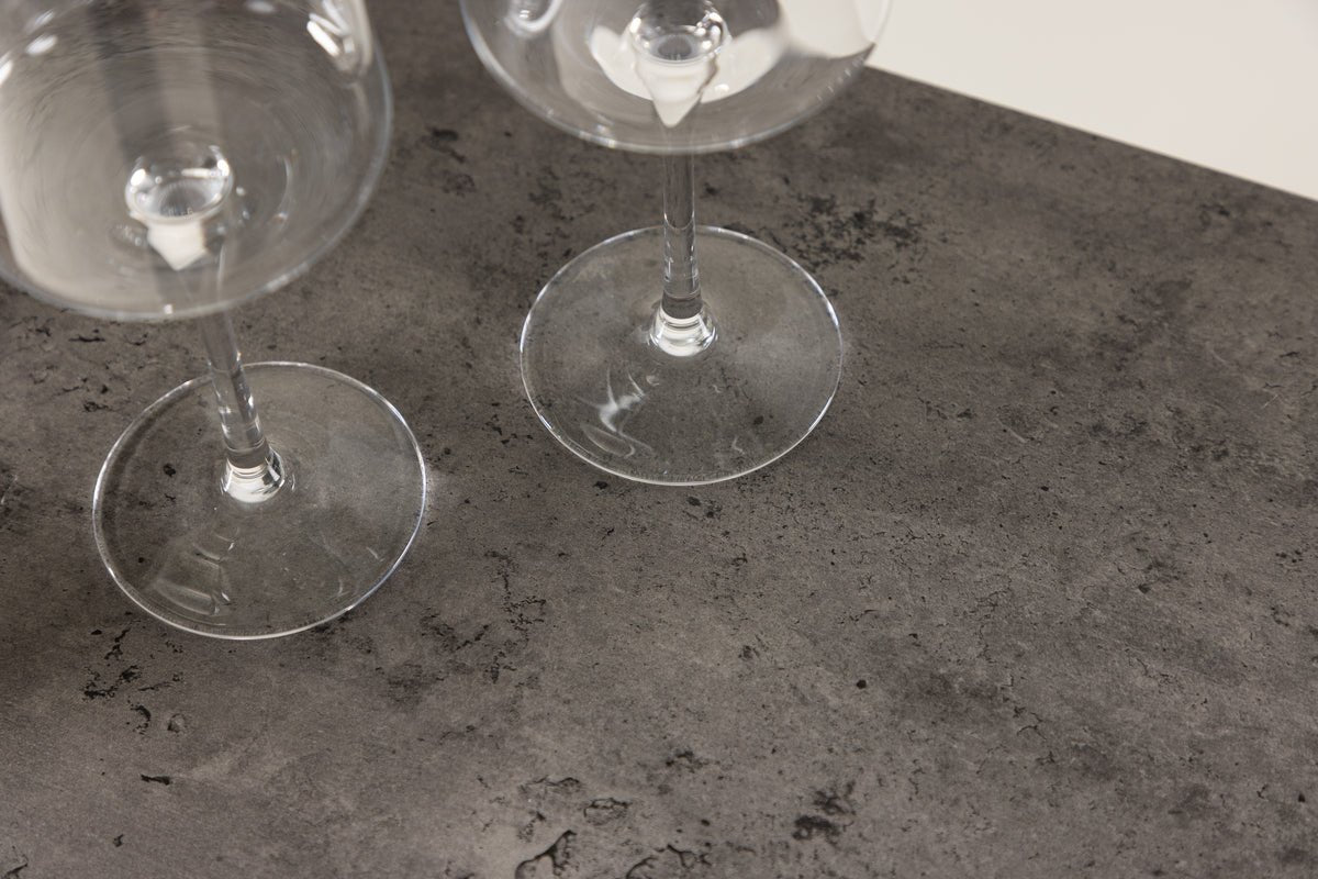 Prístavný stolík Regina – v rôznych farbách