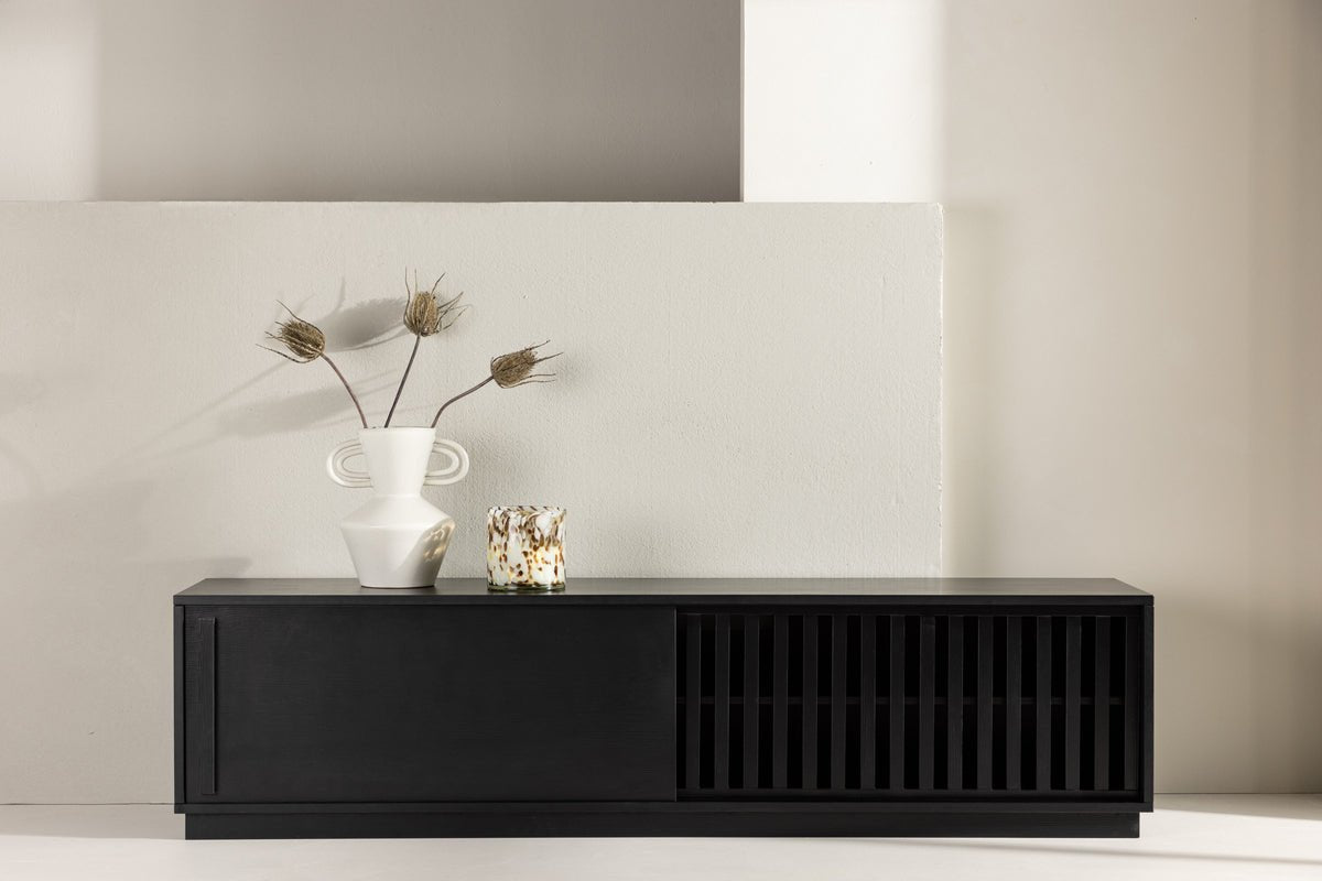 Dizajnový TV nízky stolík Valero 180 cm MDF – matný, s lamelovým čelom