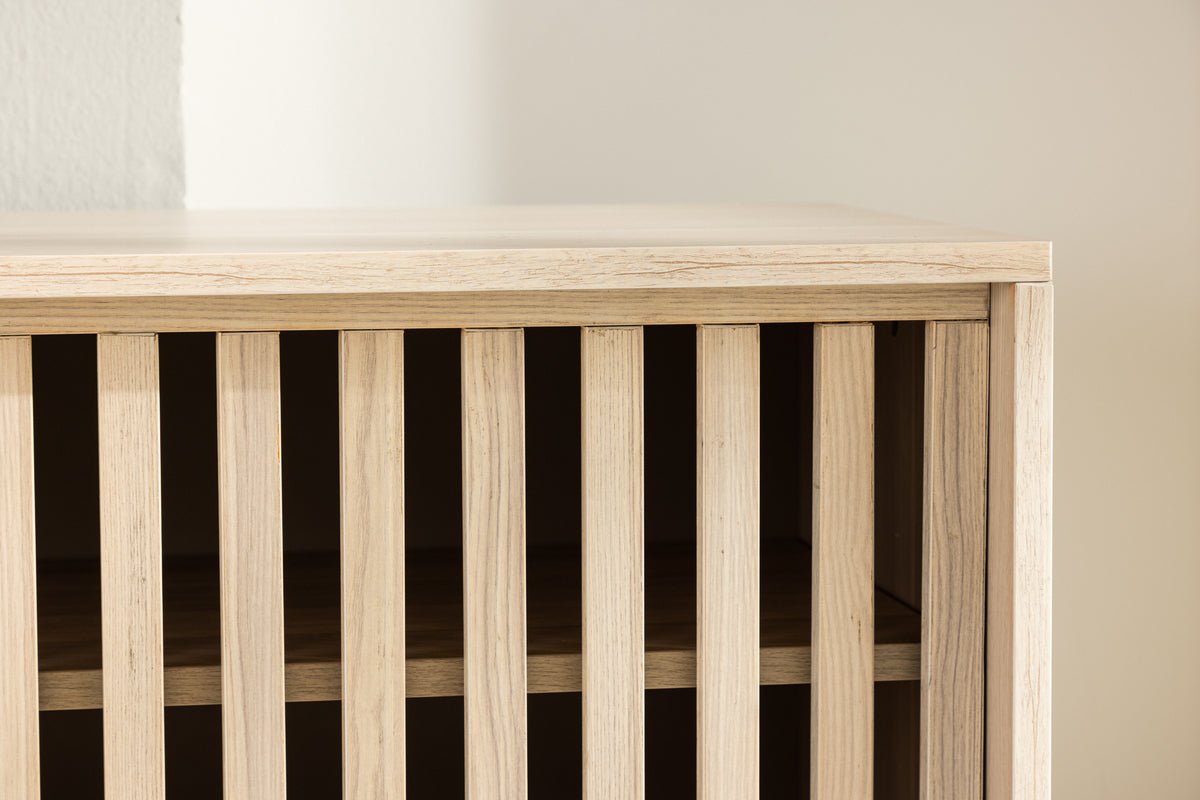 Dizajnový TV nízky stolík Valero 180 cm MDF – matný, s lamelovým čelom