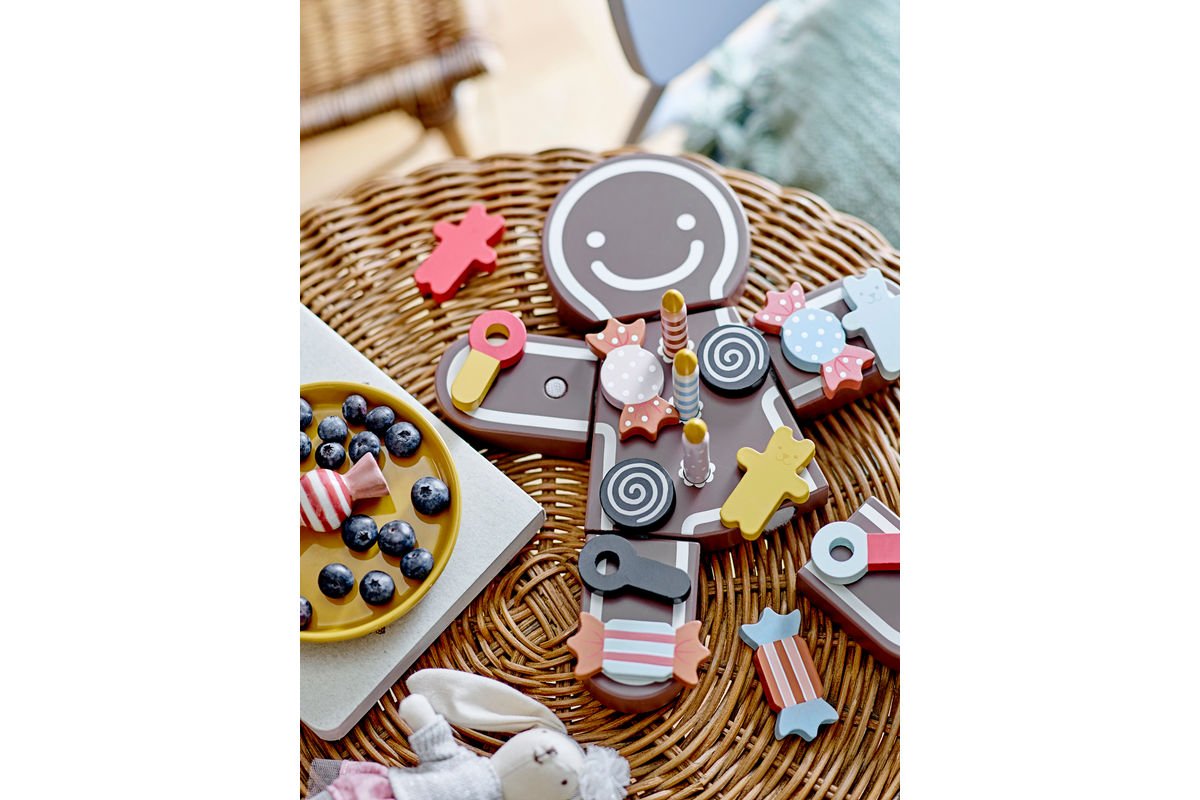 Detská herná súprava Mona – narodeninová torta z dreva s suchým zipsom na sladkosti a sviečky