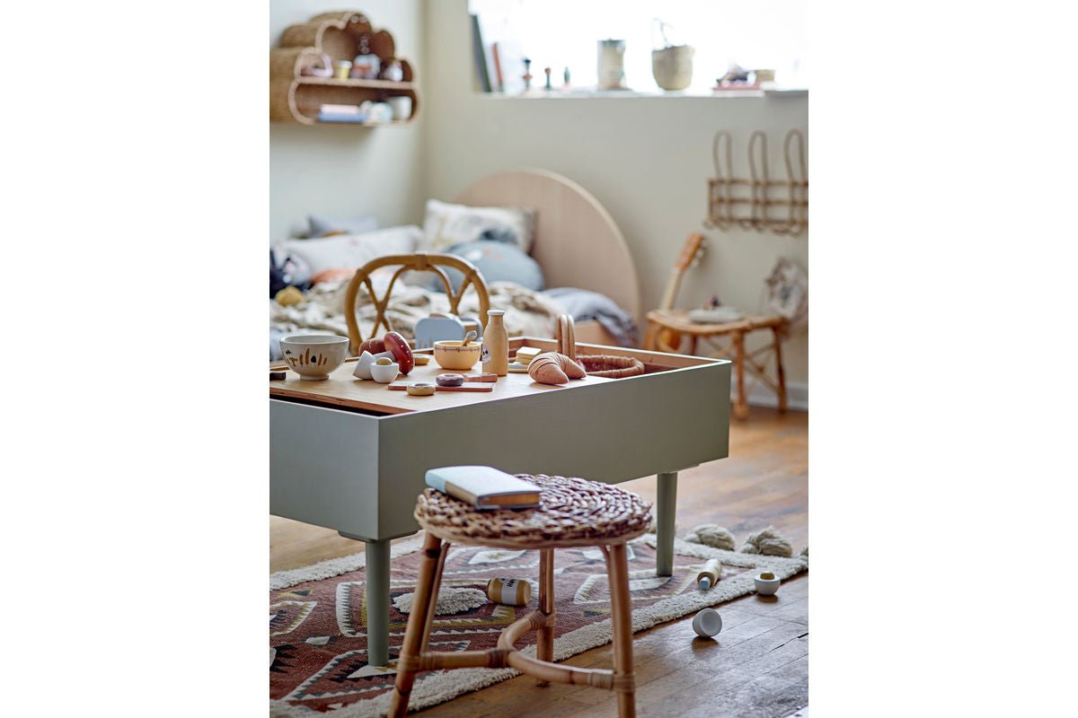 Kinderbett Jalmin – in Holzoptik mit Regenbogen-Design & abnehmbarer Seitenstütze