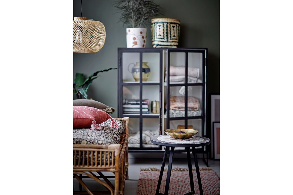 Dekoratívny kvetináč Ardea – kvetinový dizajn v bielej