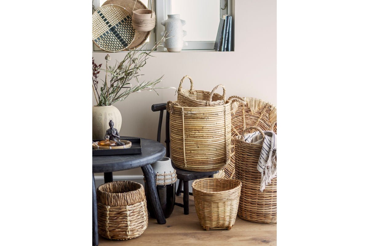 Váza "Darkness" - keramická váza s detailom