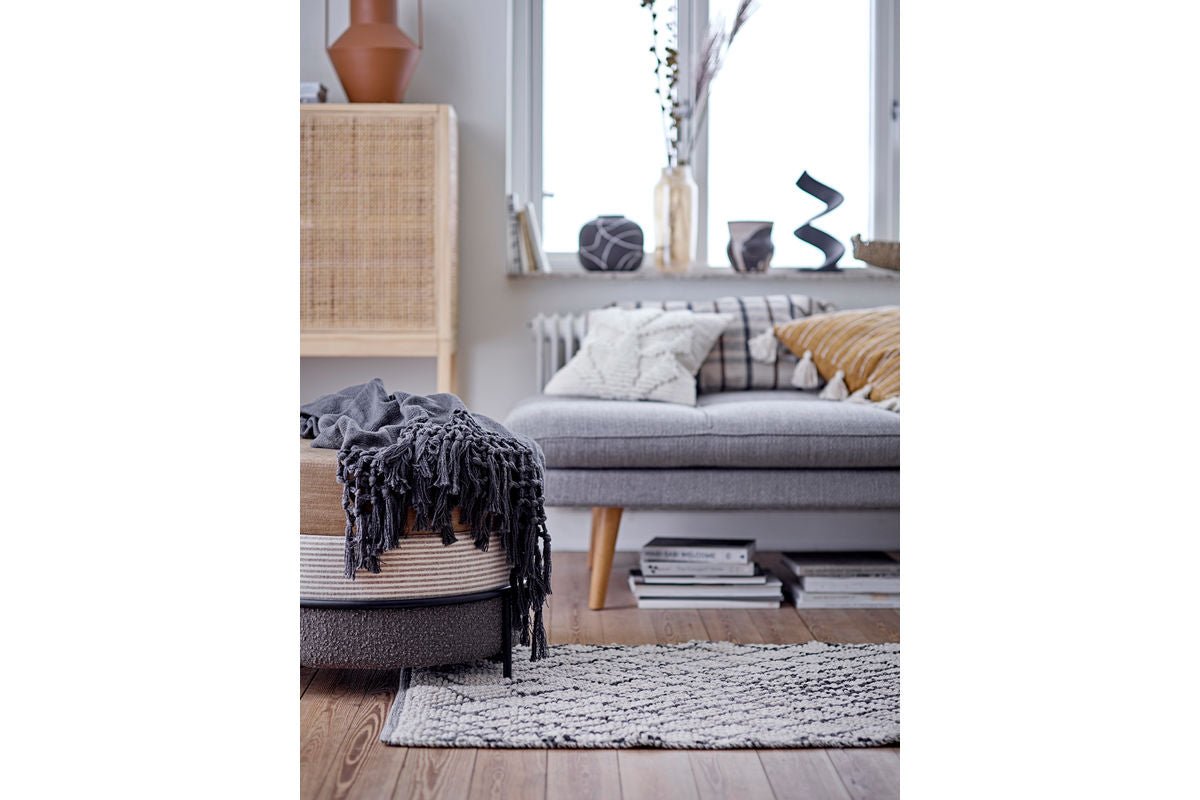 Dekoratívny kvetináč Arosa – Ručne vyrobený dizajn v Czarny