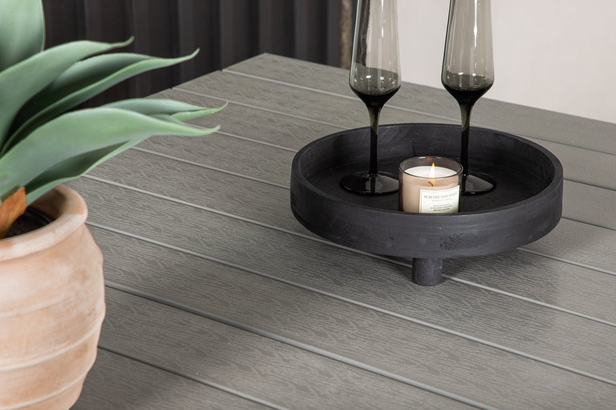 Záhradný stôl Kairen - perfektný pre spoločenské posedenia vonku