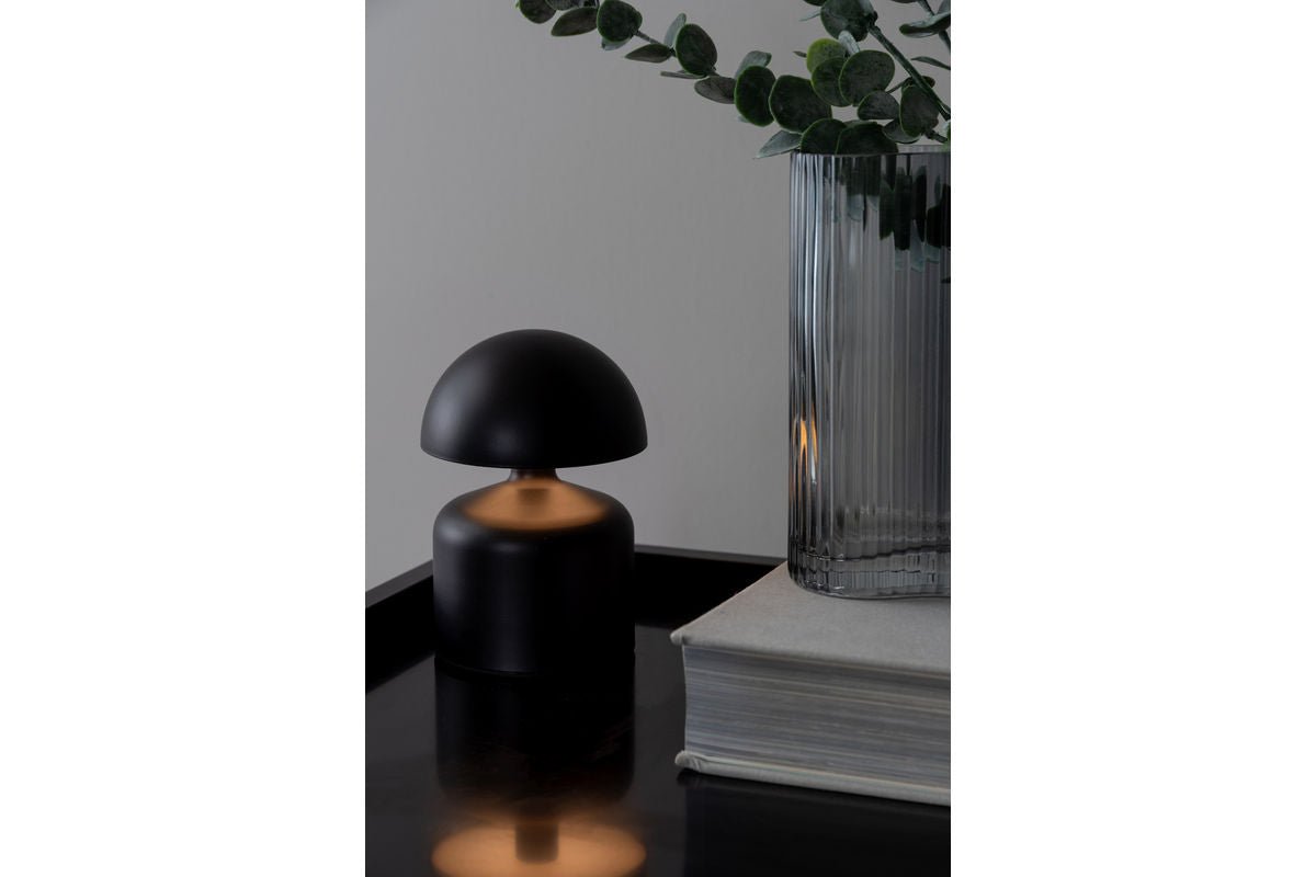 Stolná lampa Budapest - dizajnová lampa z železa s LED