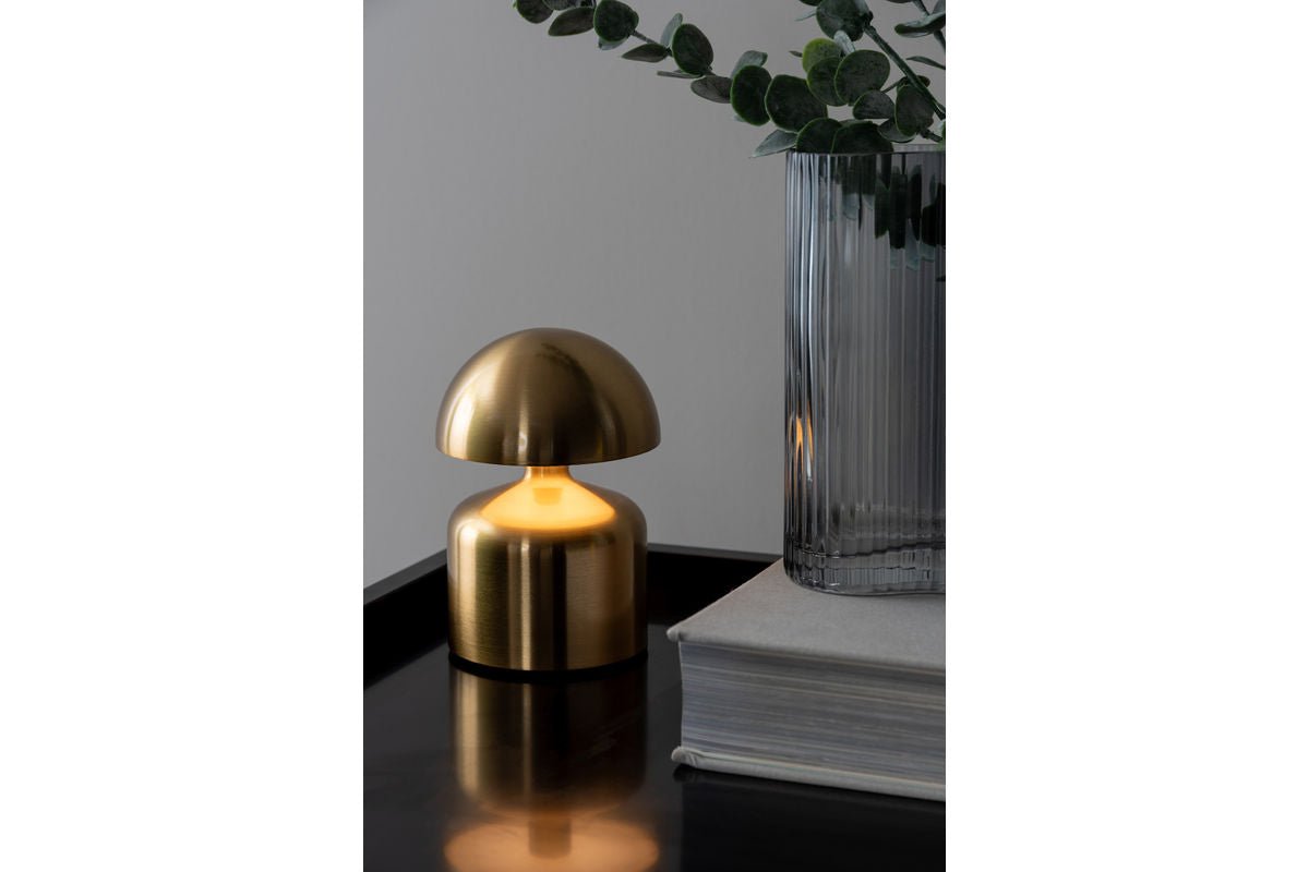 Stolná lampa Budapest - dizajnová lampa z železa s LED