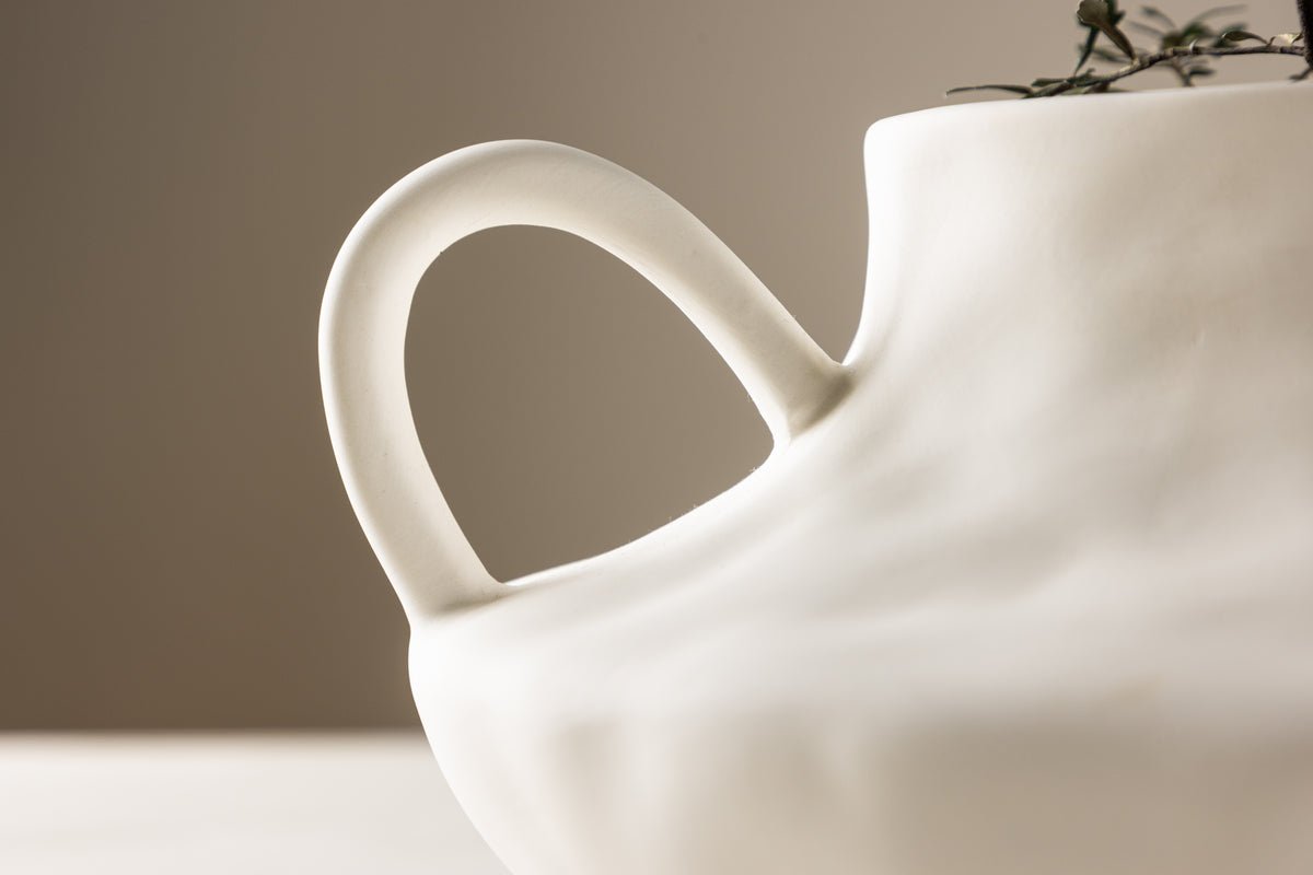 Kvetináč Vian - v okrúhlom tvare s výraznými keramickými uchami