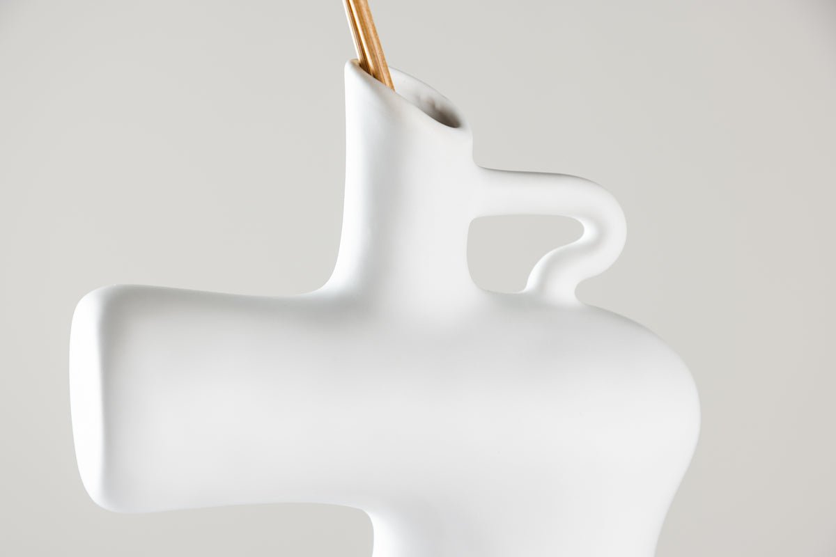 Váza Calvera 19 cm – sochársky dizajnový objekt v Bielá alebo Czarny