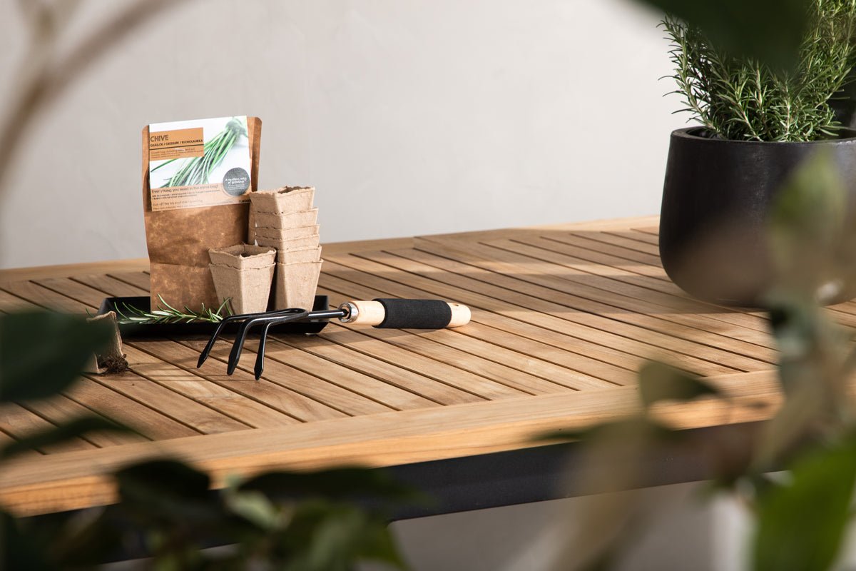 Záhradný stôl Lunea - rozťahovací jedálenský stôl na vonkajšie použitie