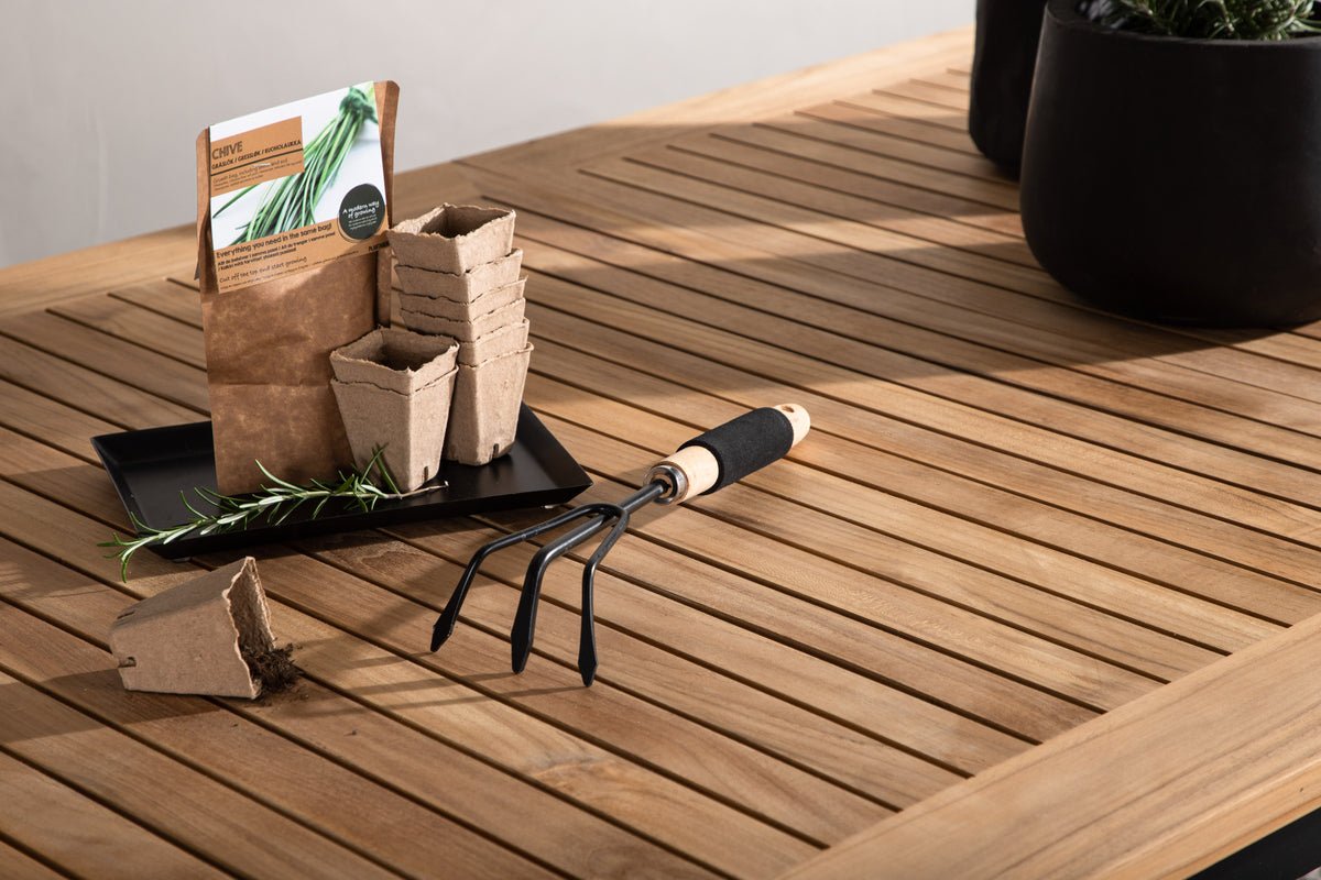 Záhradný stôl Lunea - rozťahovací jedálenský stôl na vonkajšie použitie