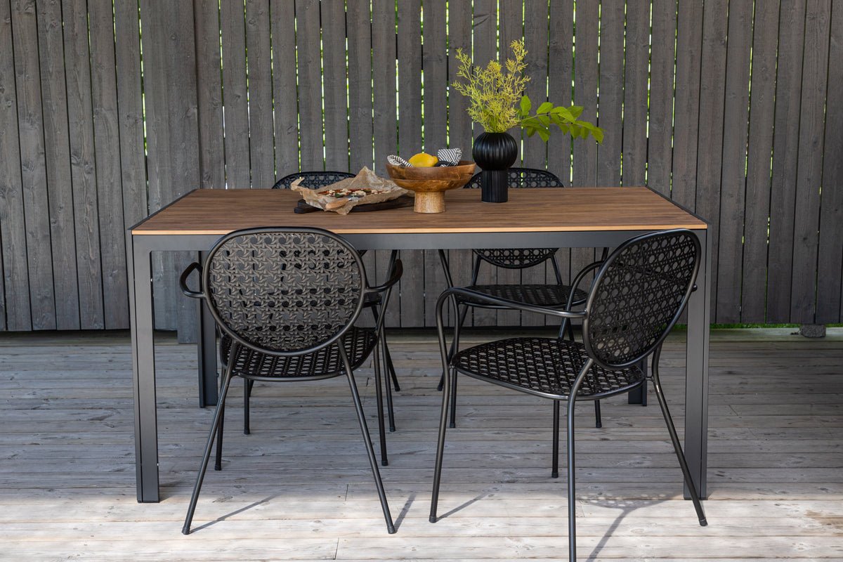 Záhradný stôl Tareen - harmonická kombinácia prírodnosti a stability