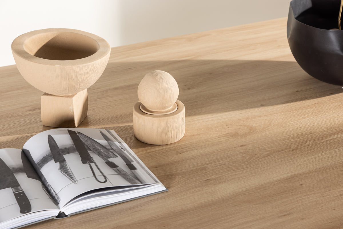 Jedálenský stôl Zayana - vytvára elegantnú, štýlovú atmosféru