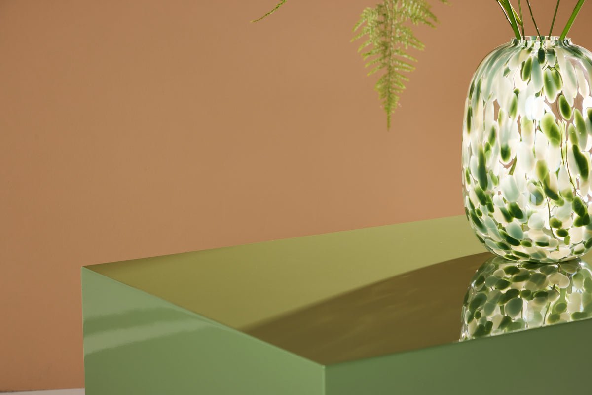 Konferenčný stolík/príručný stolík Rivana – jednoduchý a všestranný