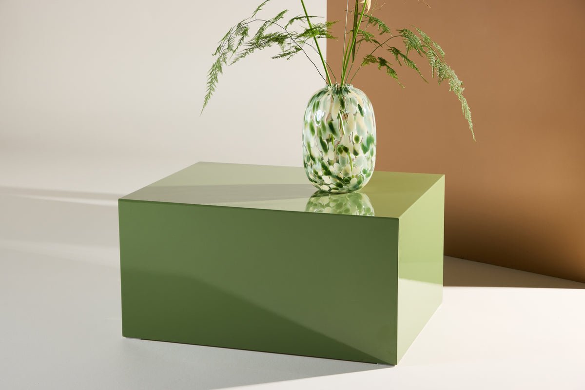 Konferenčný stolík/príručný stolík Rivana – jednoduchý a všestranný