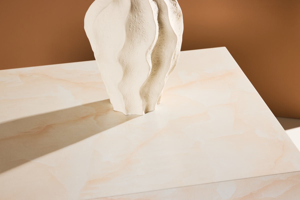 Konferenčný stolík/príručný stolík Rivana – jednoduchý a všestranný