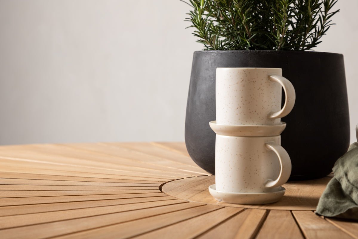 Záhradný stôl Mirani - okrúhly jedálenský stôl z kovu a teakového dreva