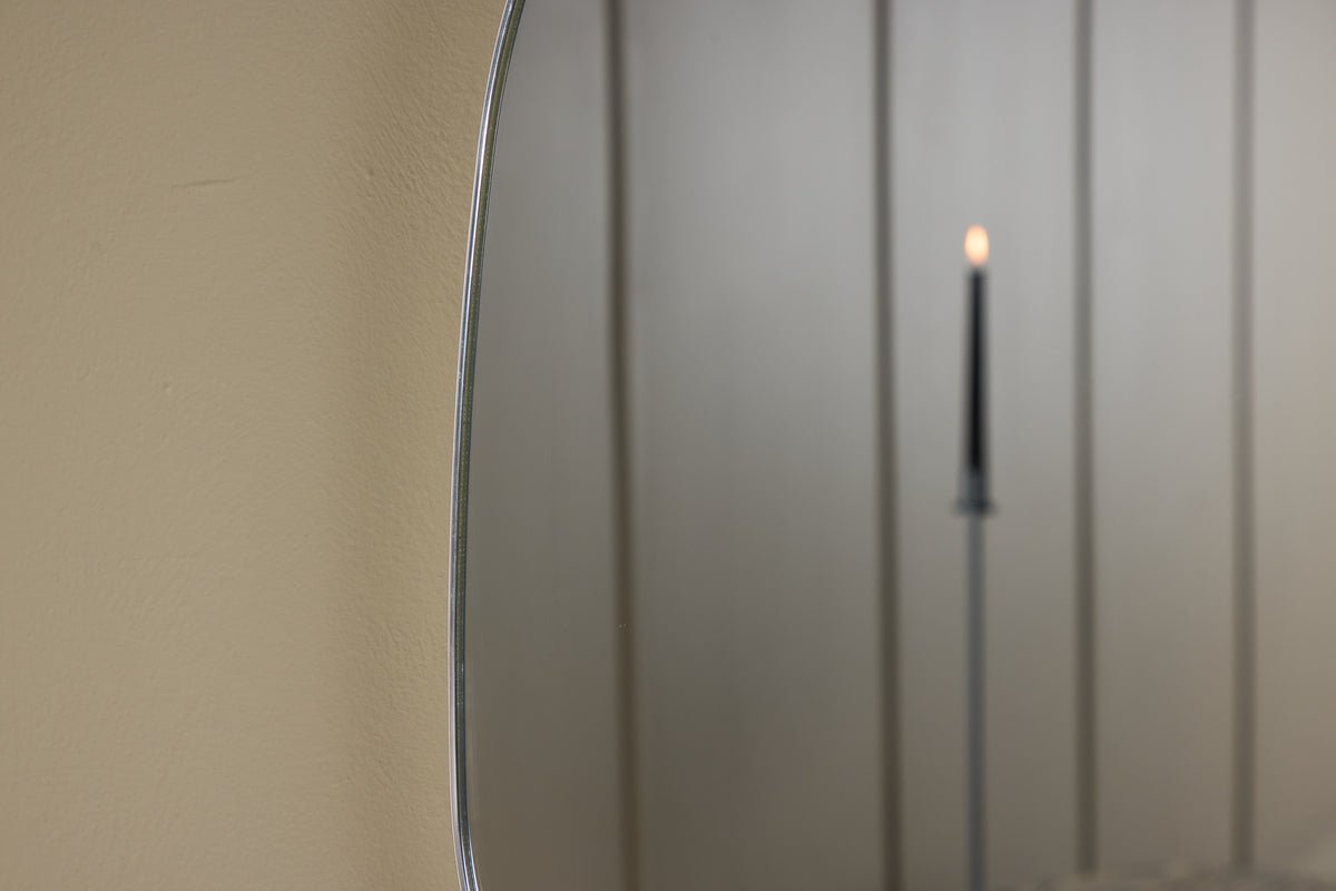 Spiegel Huevo – so strieborným hliníkovým rámom