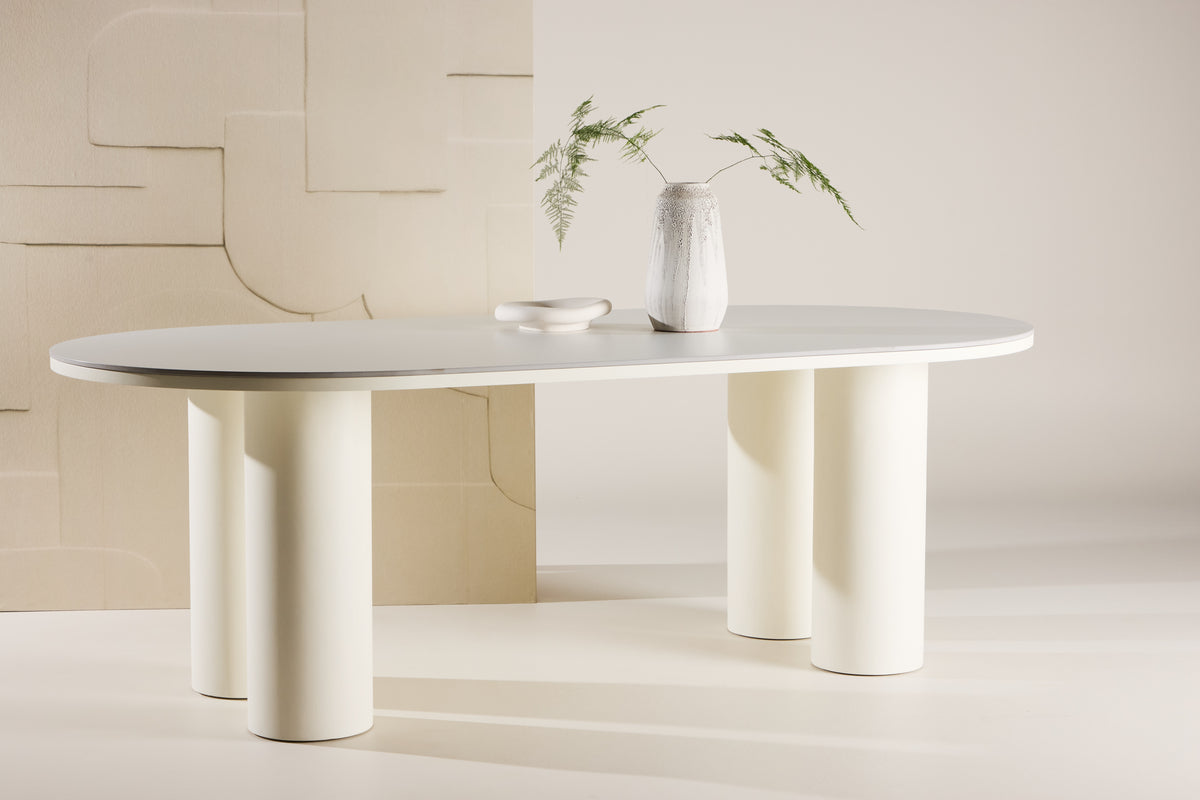 Jedálenský stôl Kalani - so stabilnou konštrukciou v kvalitnom vzhľade