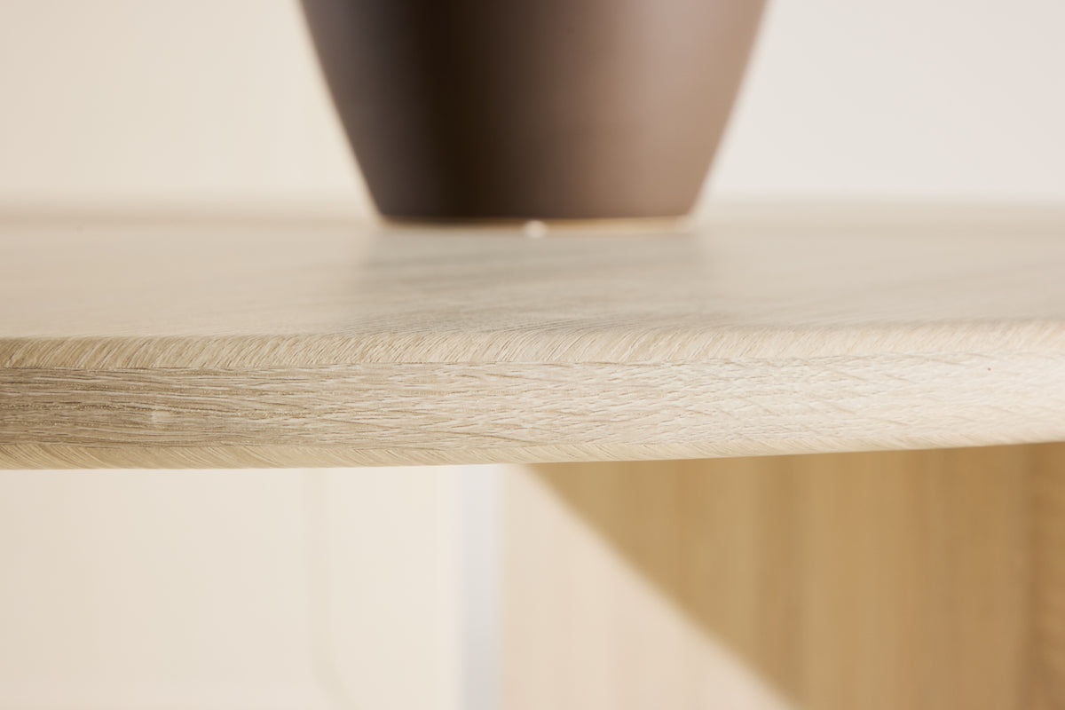 Jedálenský stôl Elara - v nadčasovom dizajne s každodennou použiteľnosťou