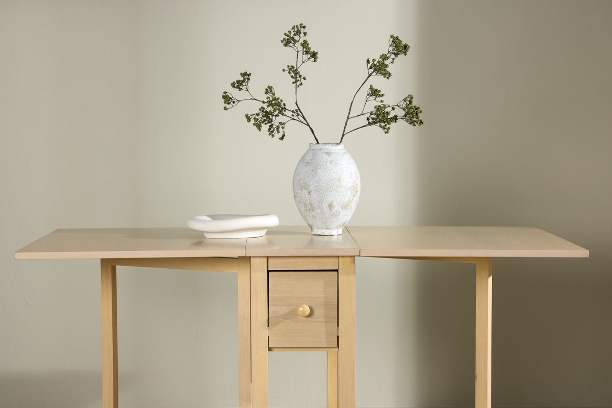 Jedálenský stôl Martha - obdĺžnikový rozťahovací jedálenský stôl natretý