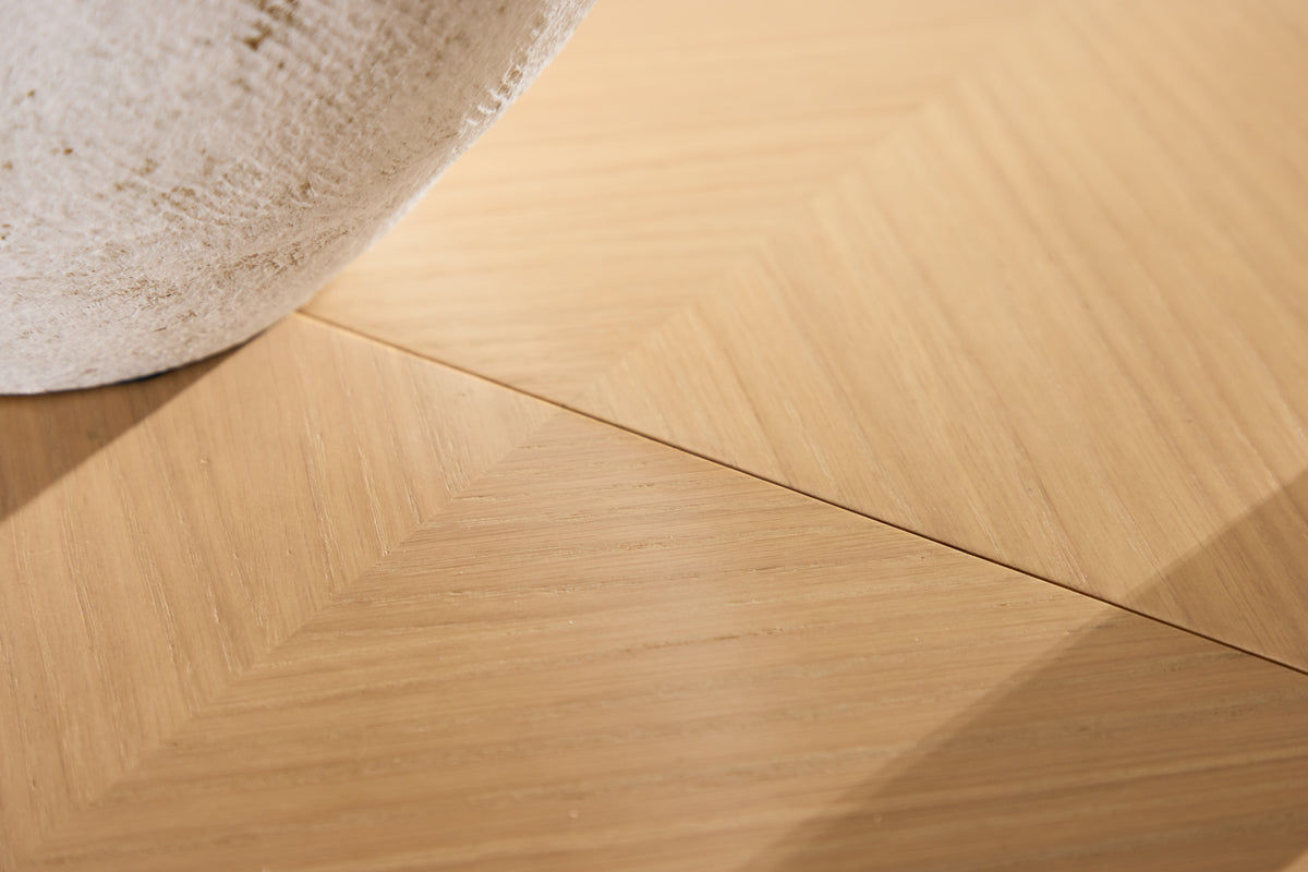 Esstisch Zephyr -  die perfekte Balance zwischen Funktionalität und Stil