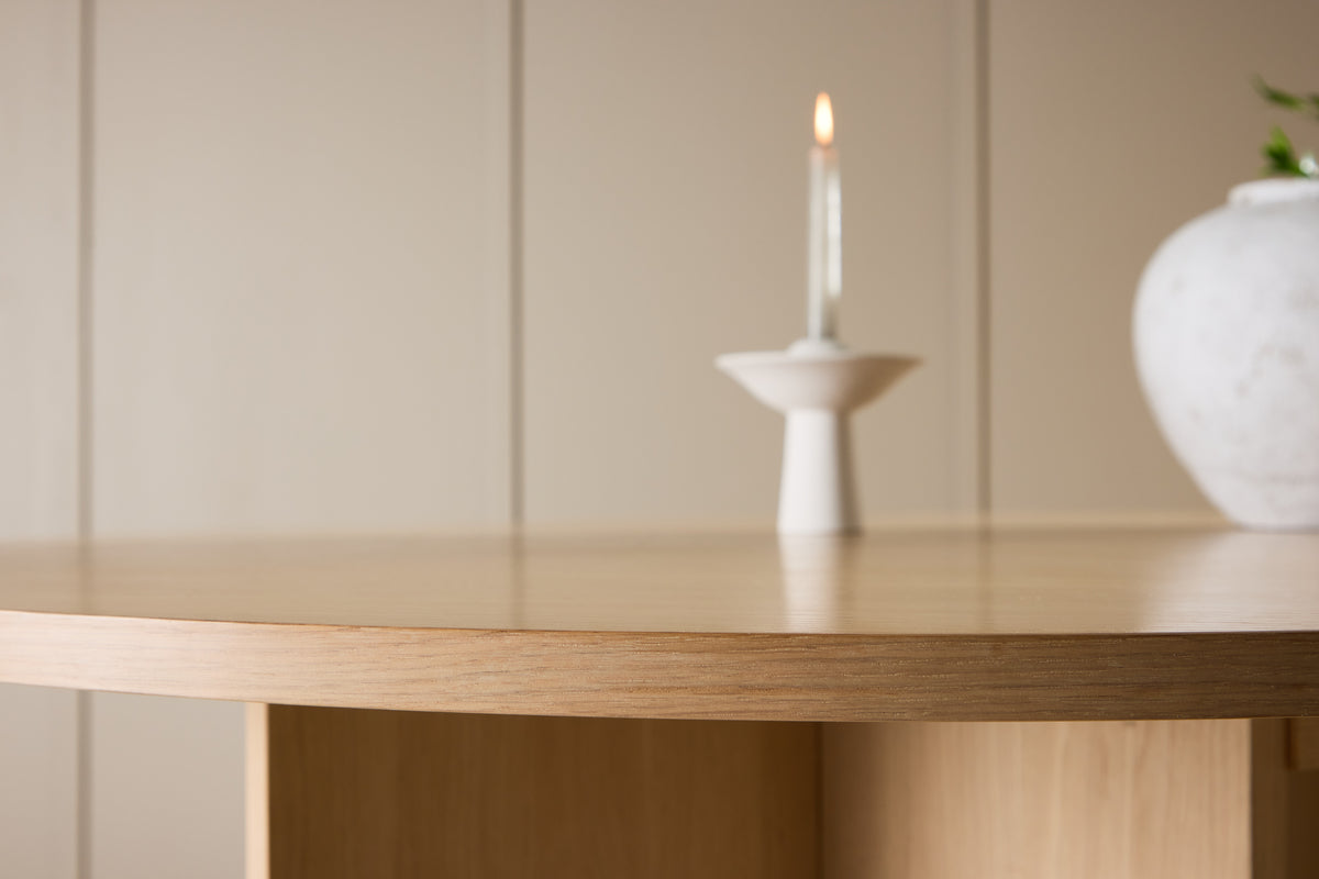 Esstisch Zephyr -  die perfekte Balance zwischen Funktionalität und Stil