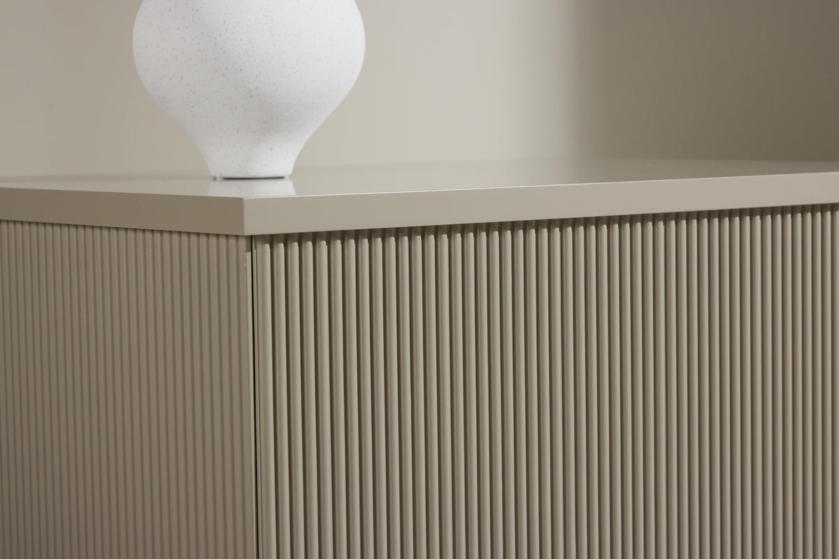 Prístavný stolík Luna – v elegantnej béžovej