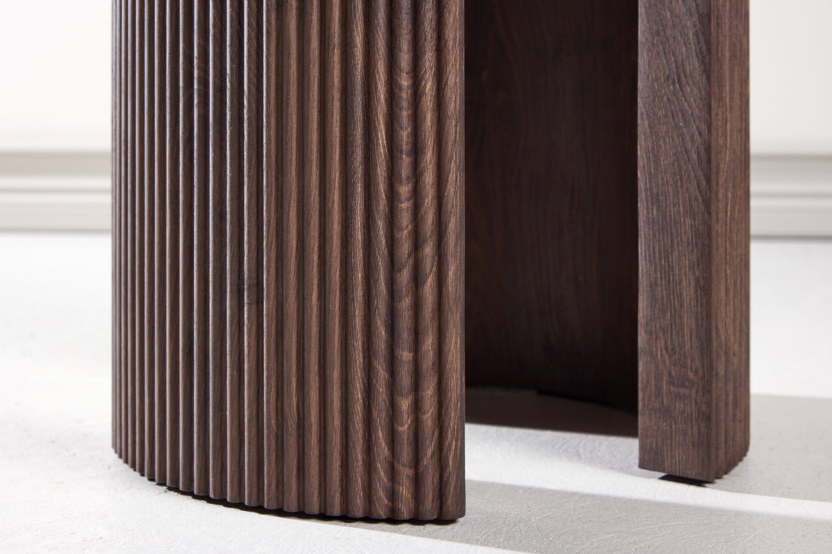 Prístavný stolík Belrose – v moka alebo whitewash