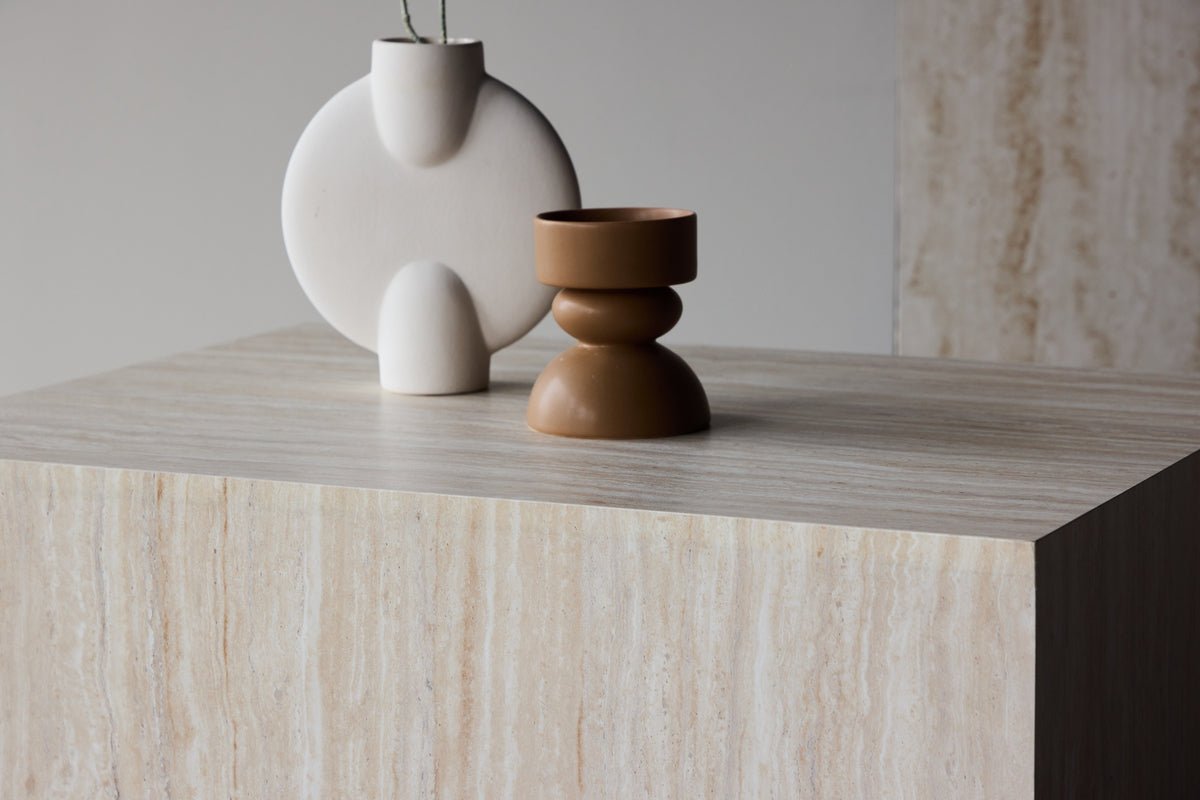 Konferenčný stolík/príručný stolík Rivana – jednoduchý a všestranný