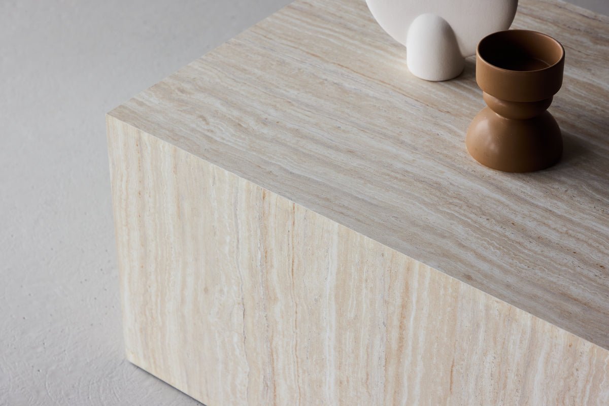 Konferenčný stolík/príručný stolík Rivana – jednoduchý a všestranný