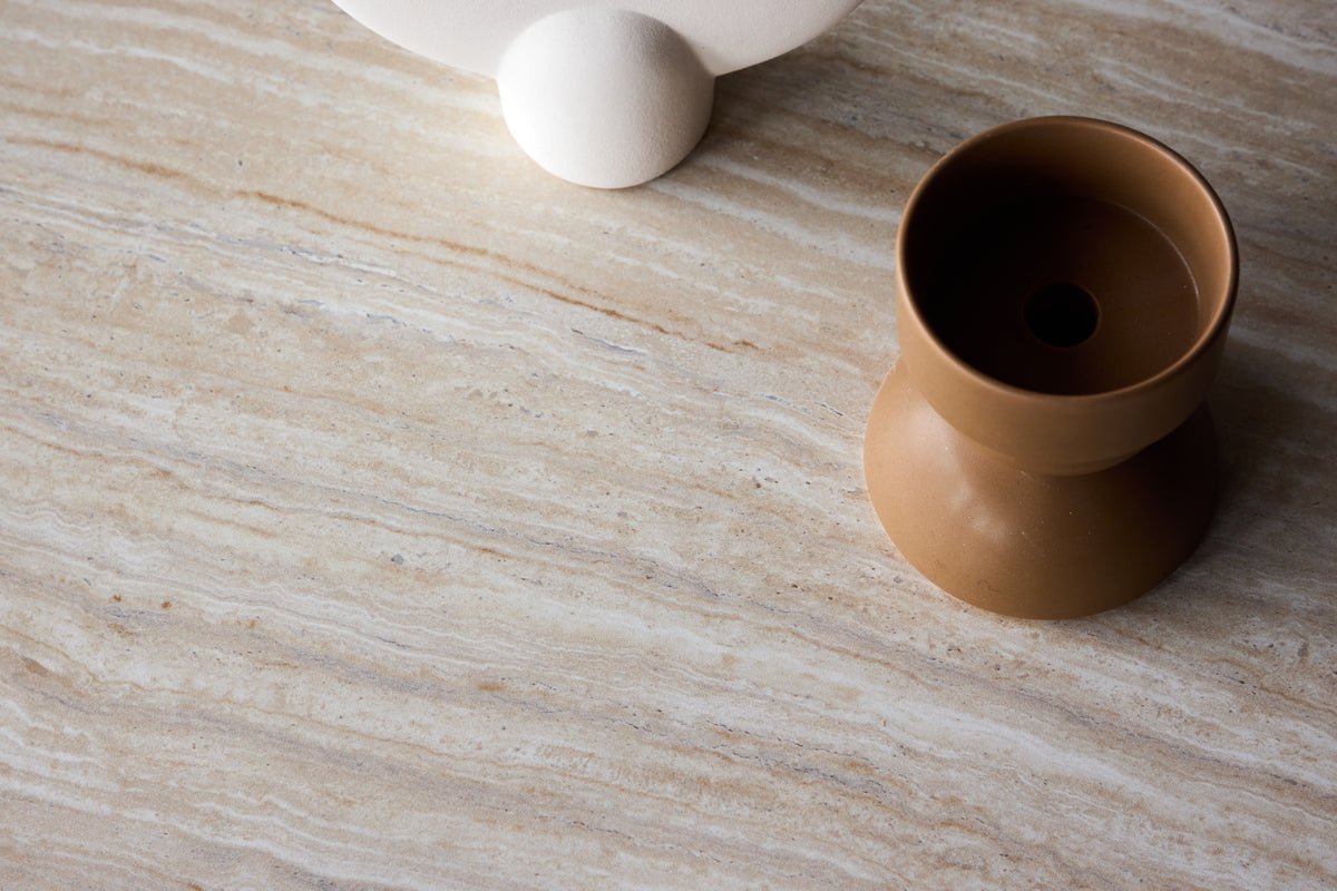 Konferenčný stolík/príručný stolík Rivana – jednoduchý a všestranný