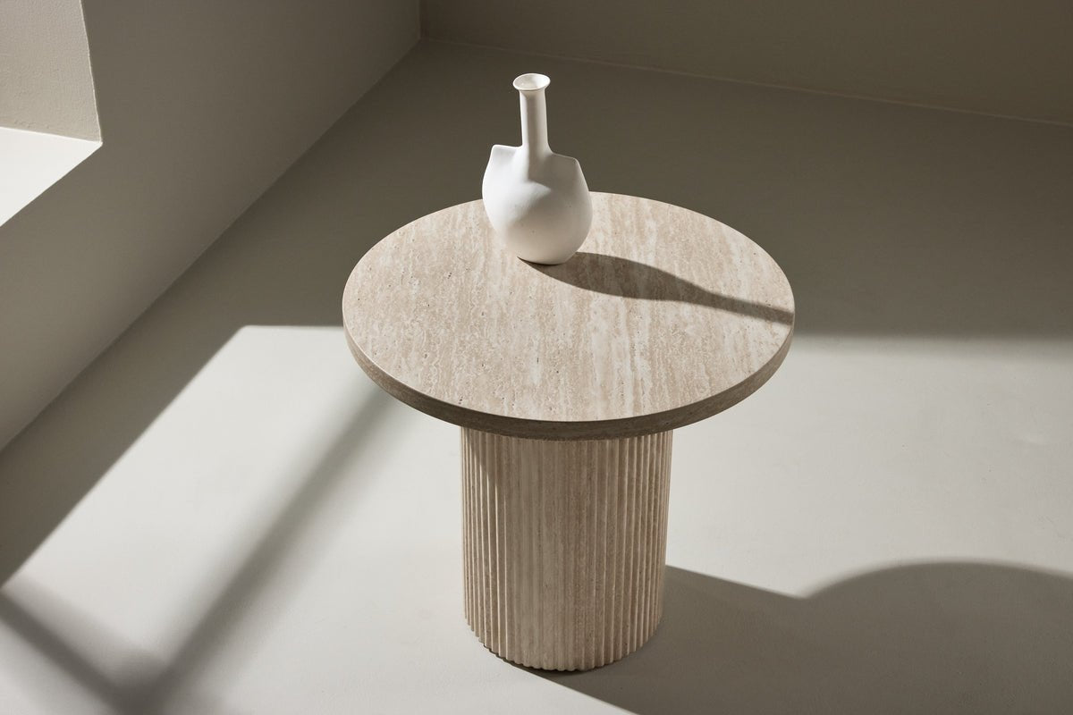 Konferenčný stolík/príručný stolík Tino - s ryhovanou nohou