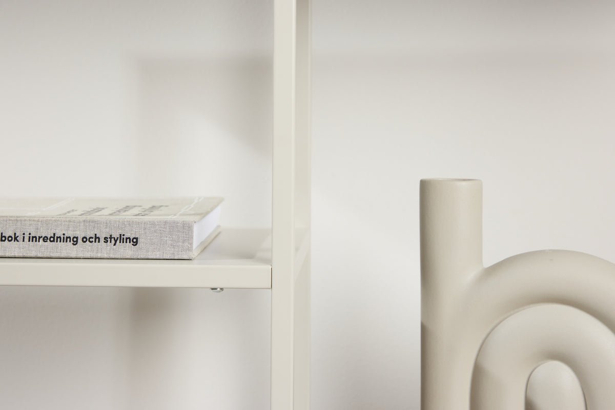 Prístavný stolík Lenny – v jemnom béžovom odtieni