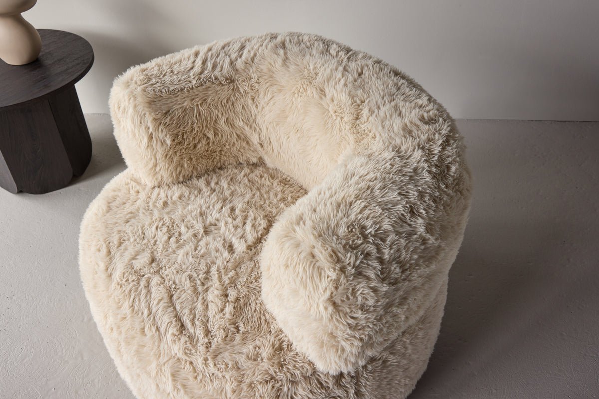 Kreslo Fiby - s polyesterovým poťahom v krémovo bielej farbe