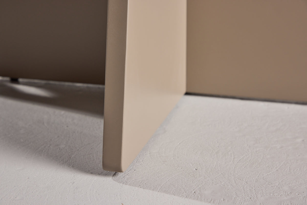 Jedálenský stôl Maris - z spečeného kameňa v béžovej mramorovej optike