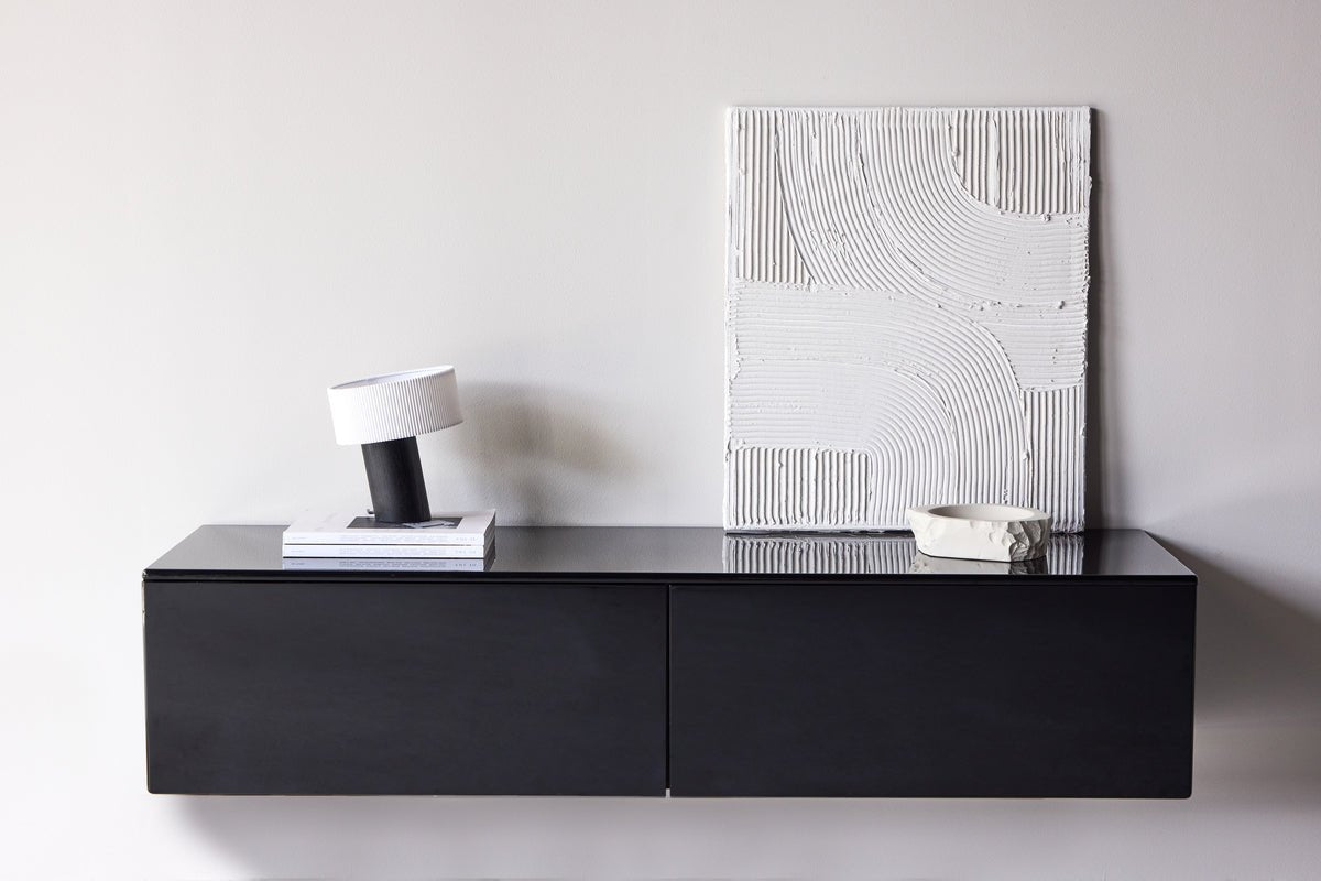 Dizajnový TV nízky stolík Noirra – Vznášajúci sa dizajn v Czarny