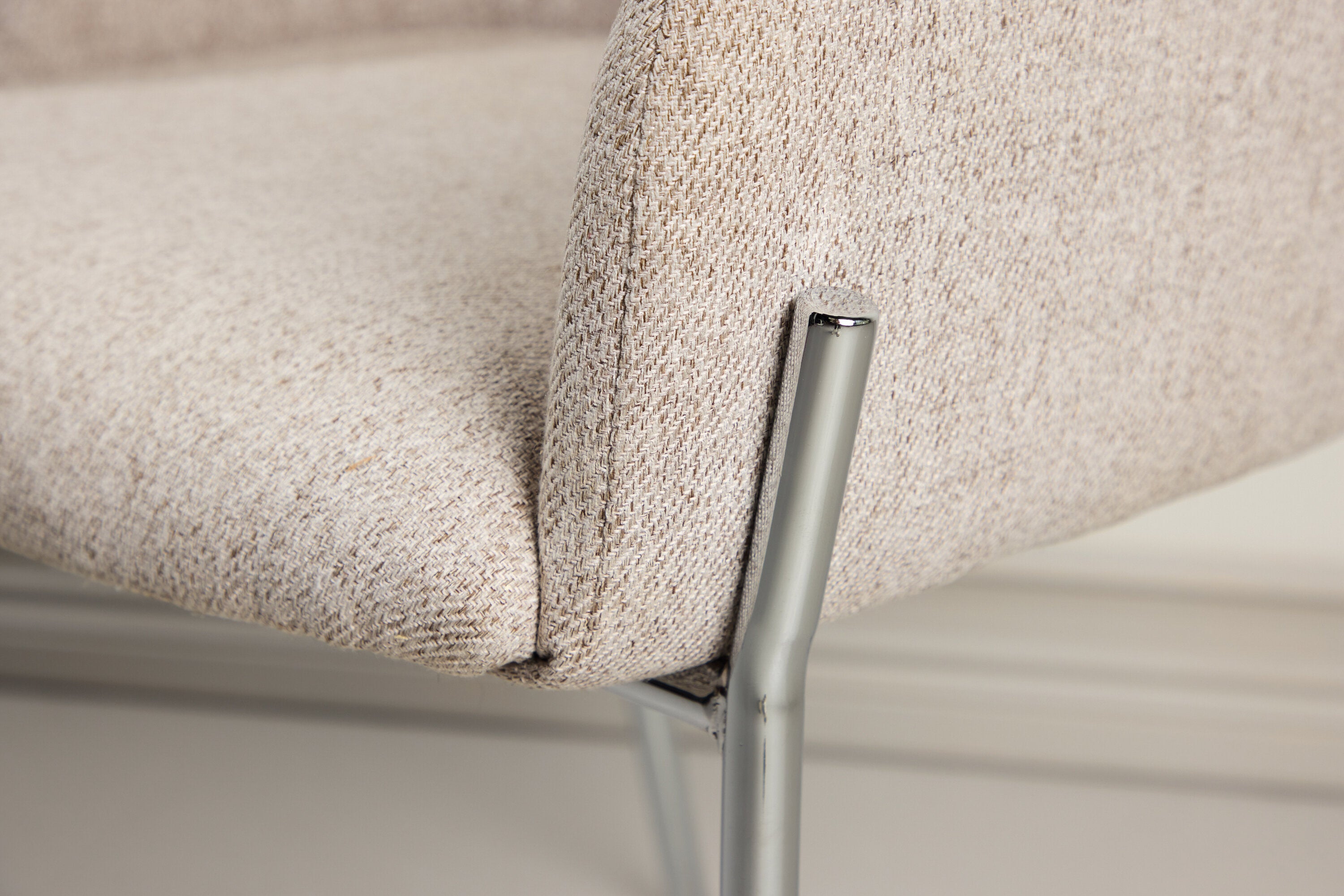 Stolička Helora v béžovej farbe z polyester-lanového materiálu