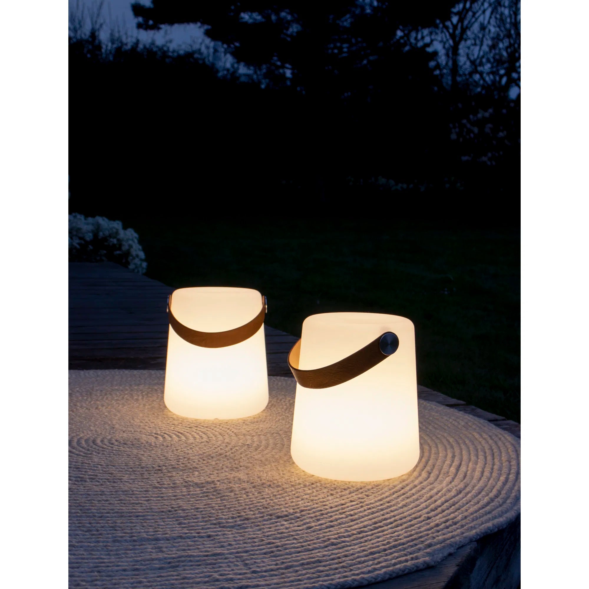 LED záhradná lampa Viento s držadlom